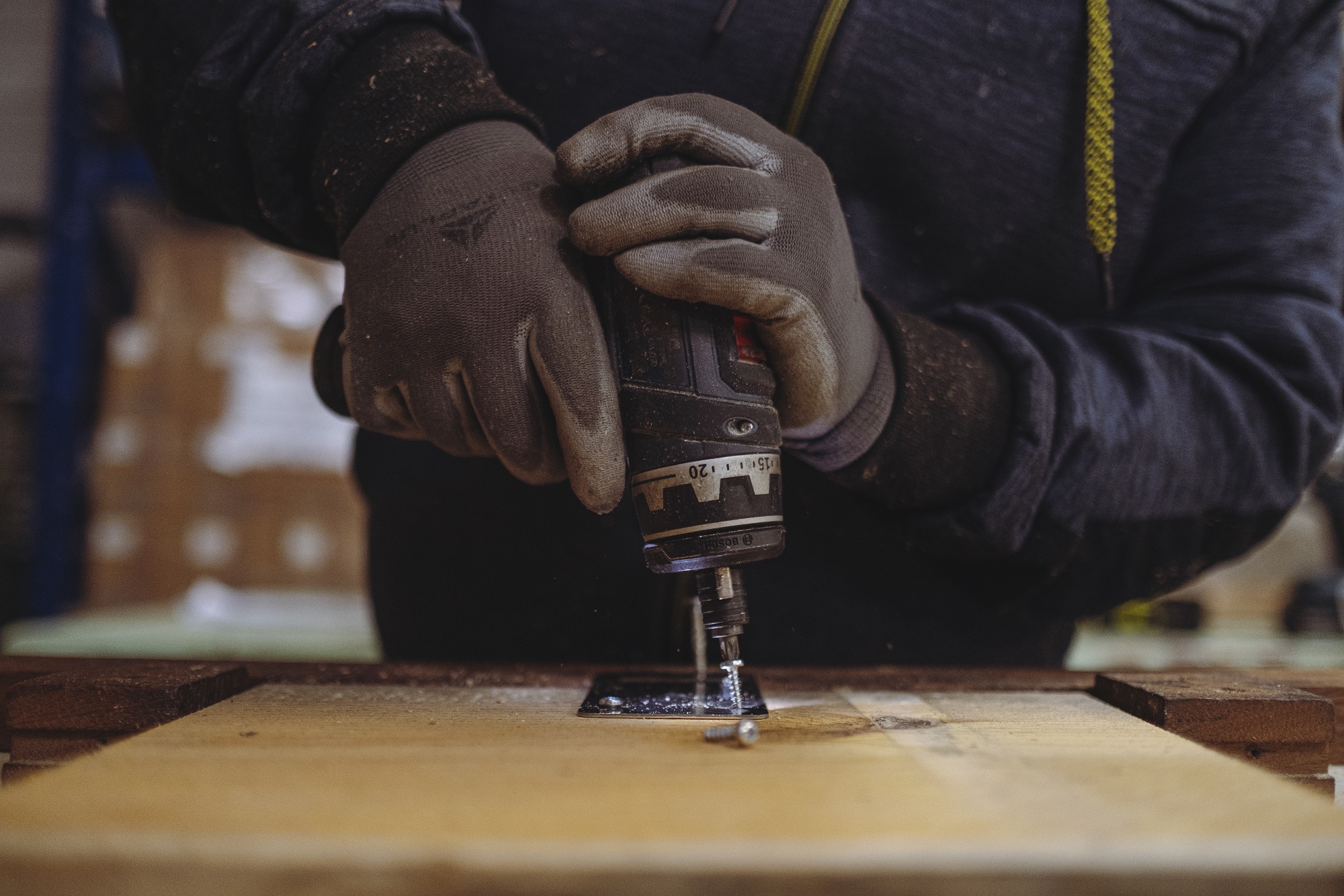 fixation_platines_acier_cales_transport