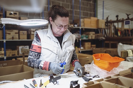Démantèlement de casques de chantiers