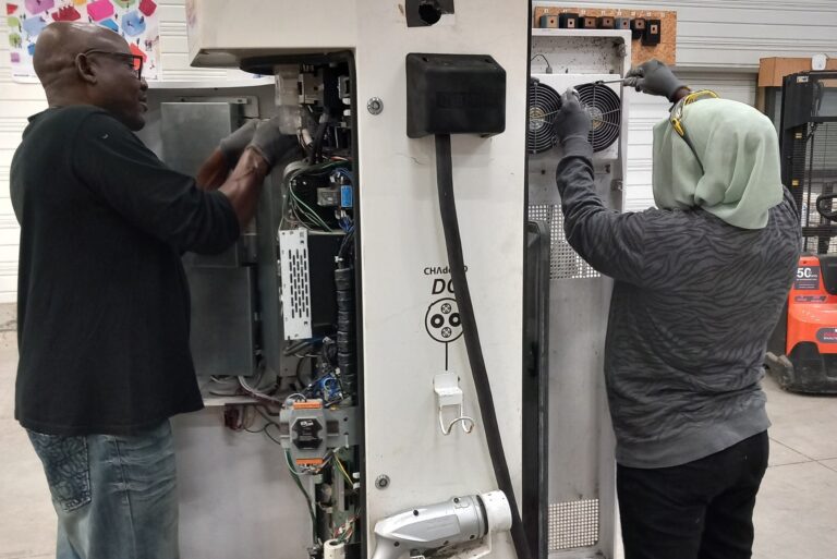 chantiers peupins tri démantèlement valorisation matière recyclage réemploi - Bornes de recharge électrique