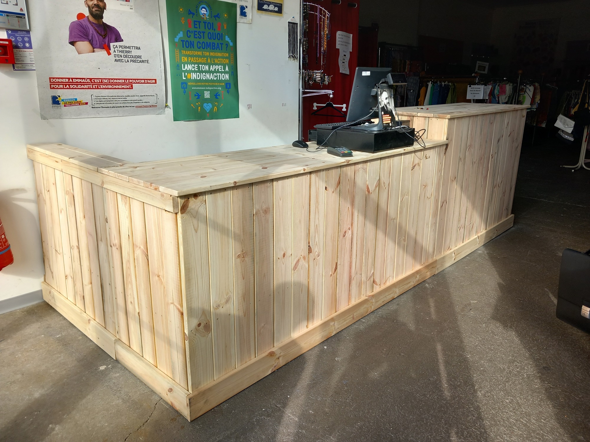 compteur entrée friperie trio bois